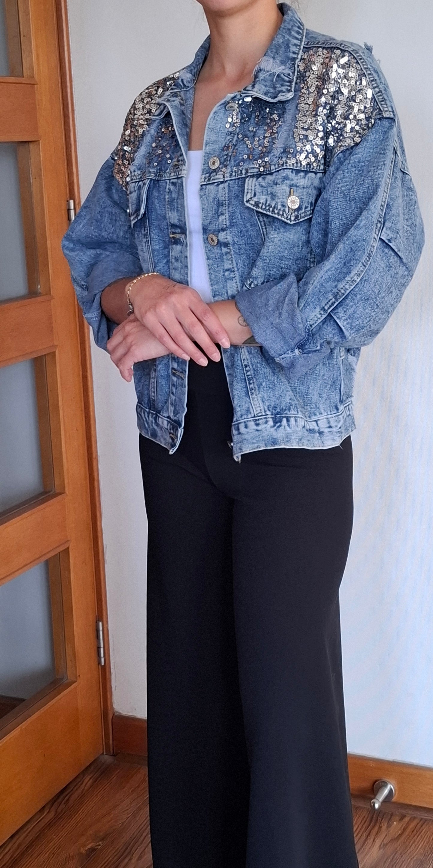 CHAQUETA DEJEANS CON LENTEJUELAS AZUL