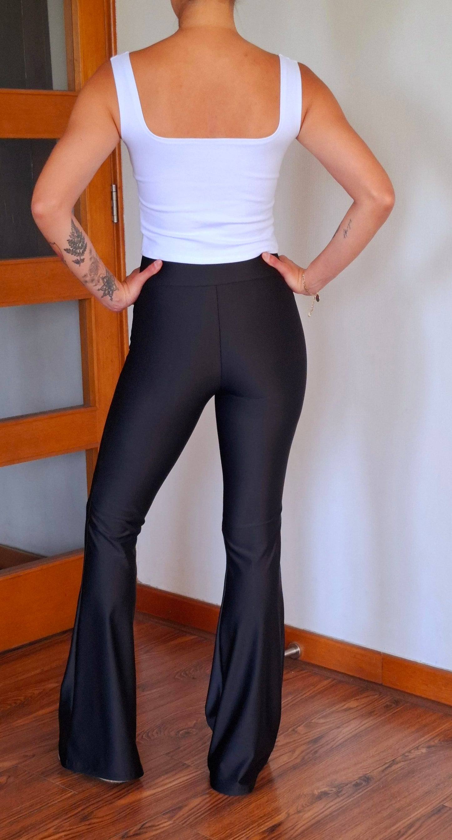 FLARE NEGROS TELA DUPPONT