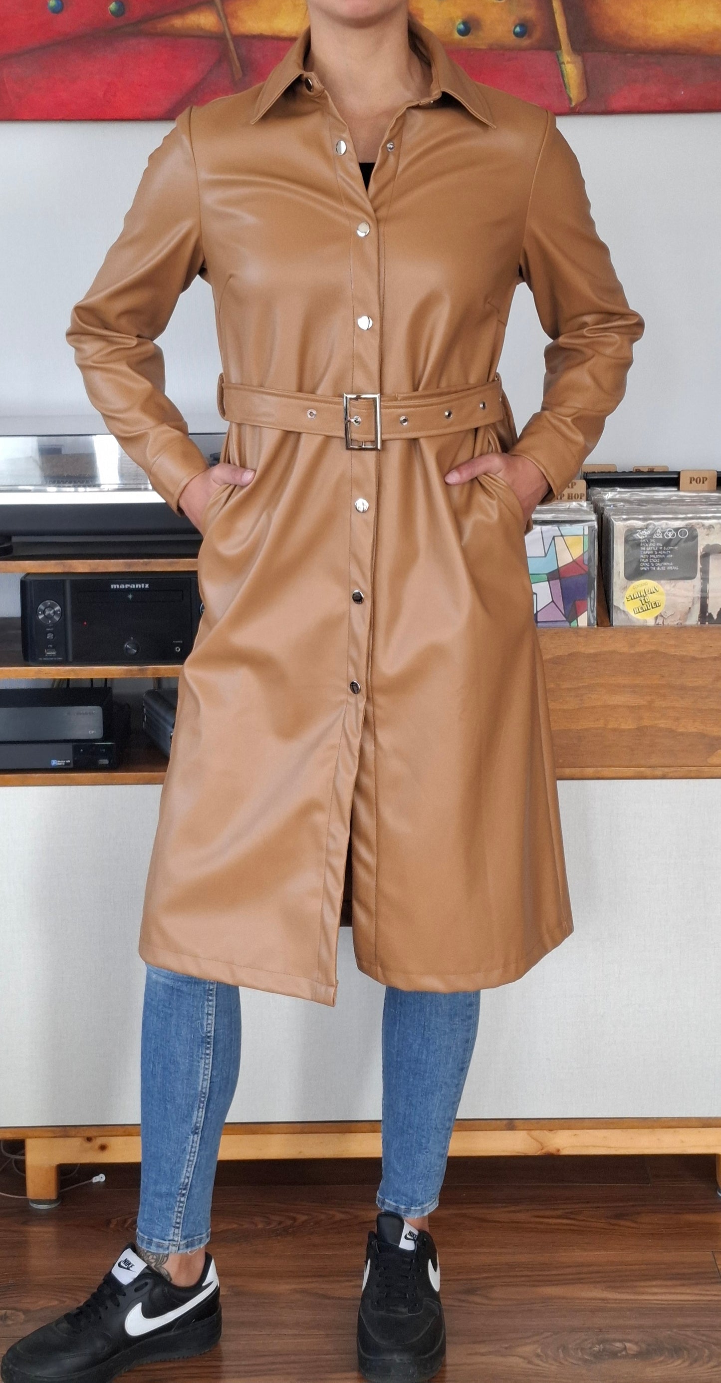 TRENCH ECOCUERO OPACO BEIGE