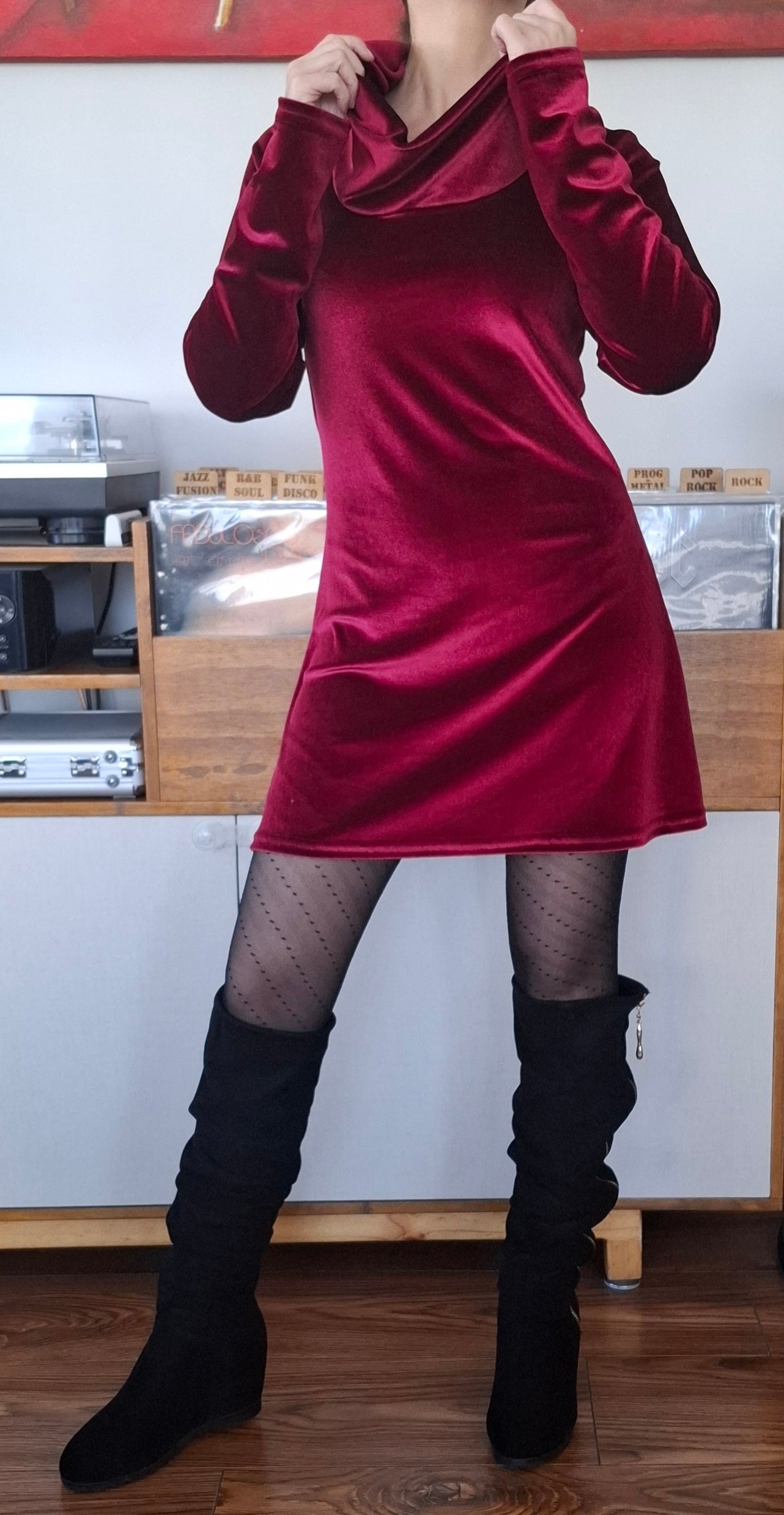 VESTIDO TERCIOPELO BURDEO CUELLO TORTUGA