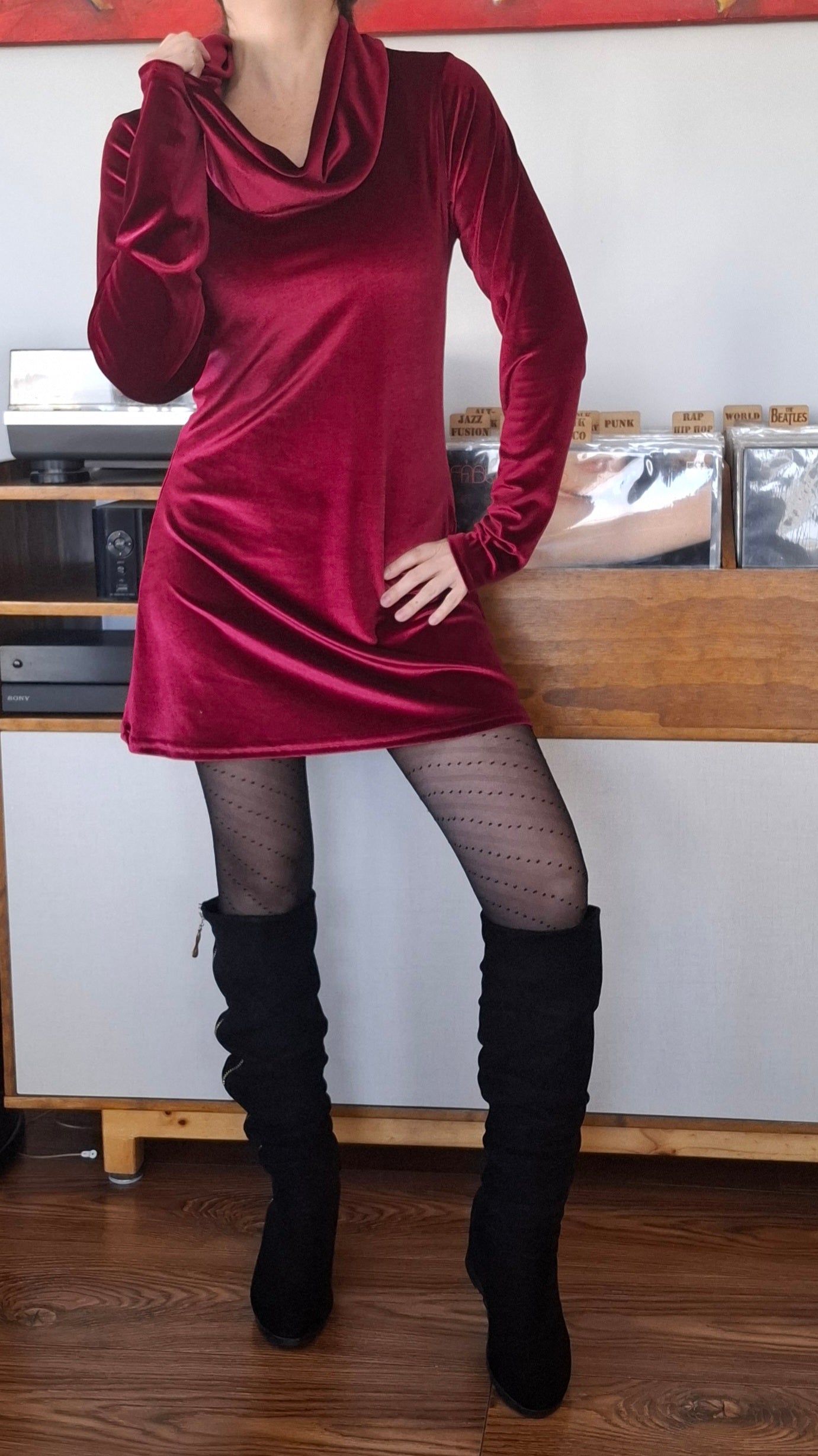 VESTIDO TERCIOPELO BURDEO CUELLO TORTUGA