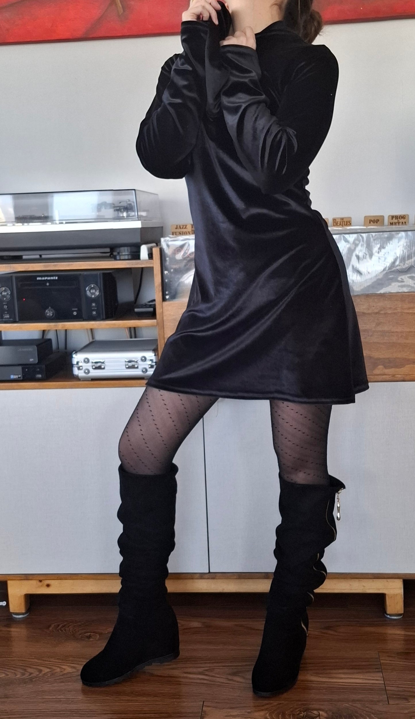 VESTIDO TERCIOPELO NEGRO CUELLO TORTUGA