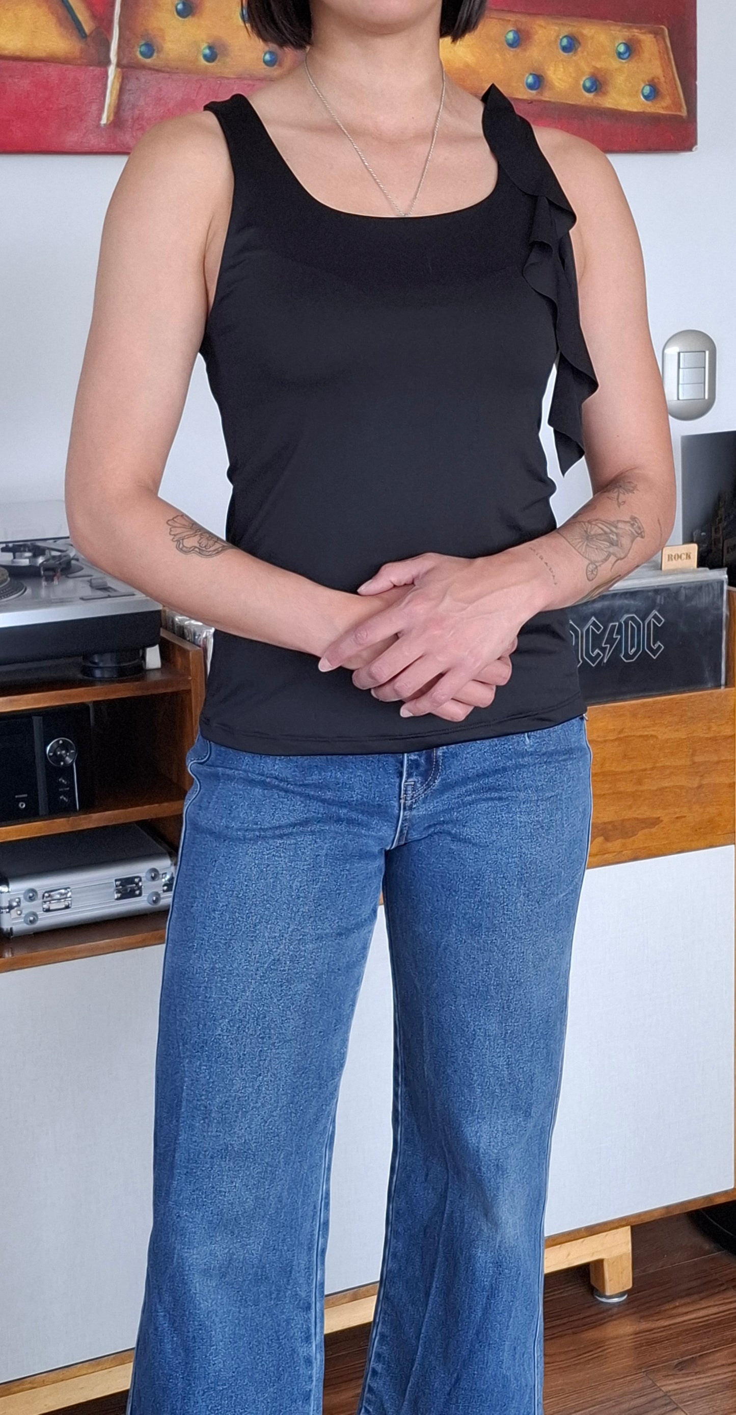 POLERA NEGRA BASIC LAZO