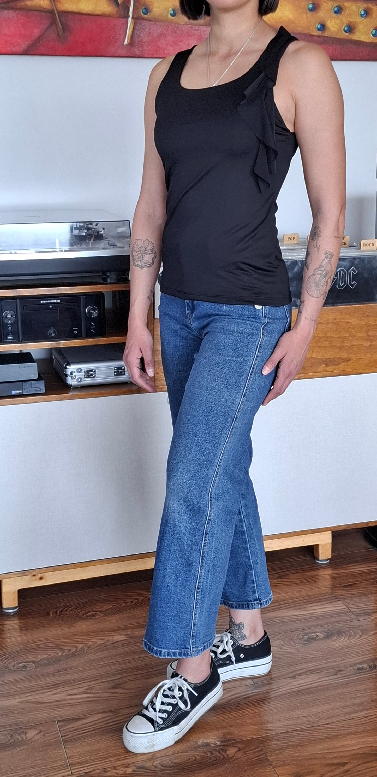 POLERA NEGRA BASIC LAZO