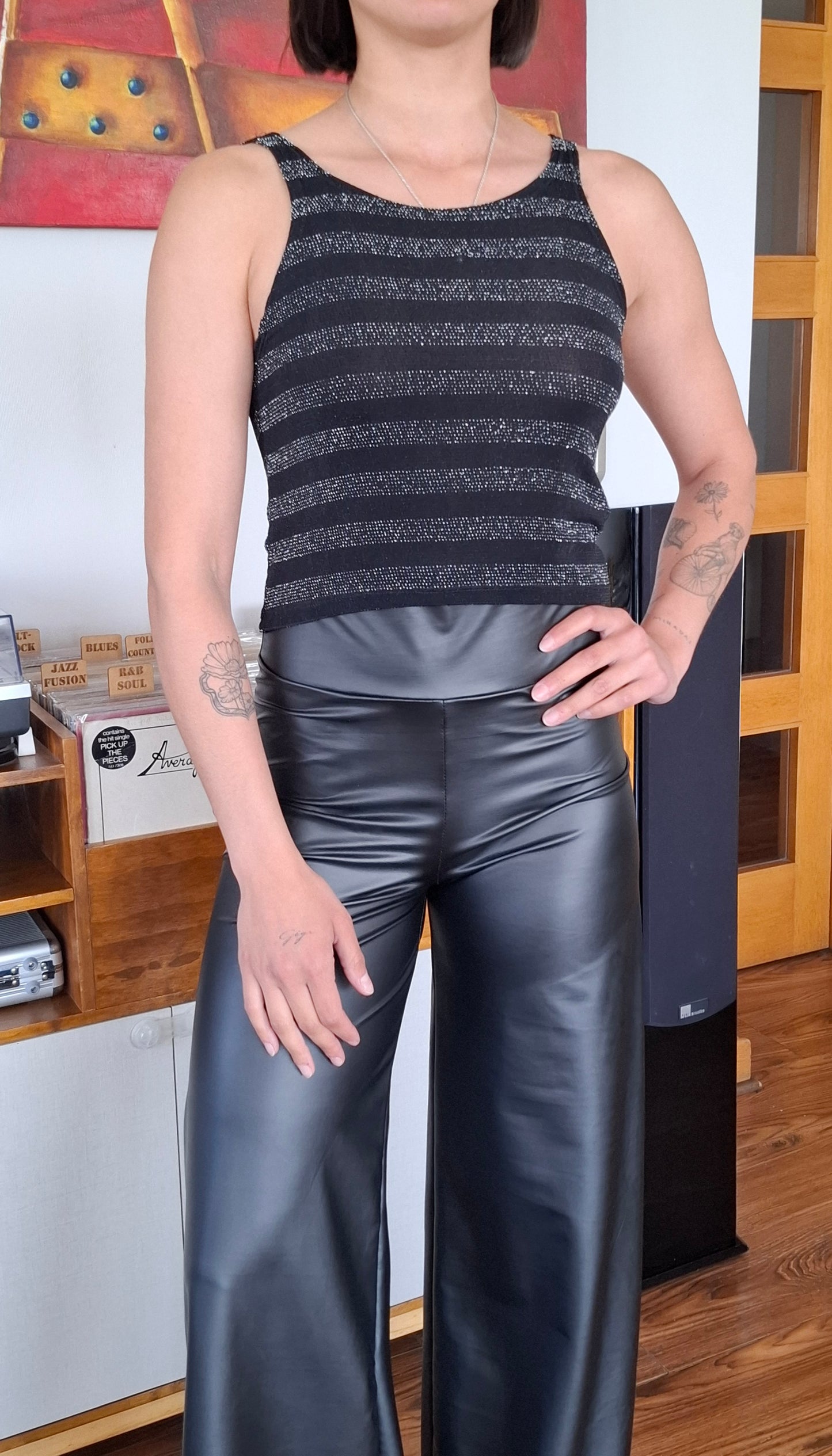 TOP ELINA DETALLES PLATEADOS