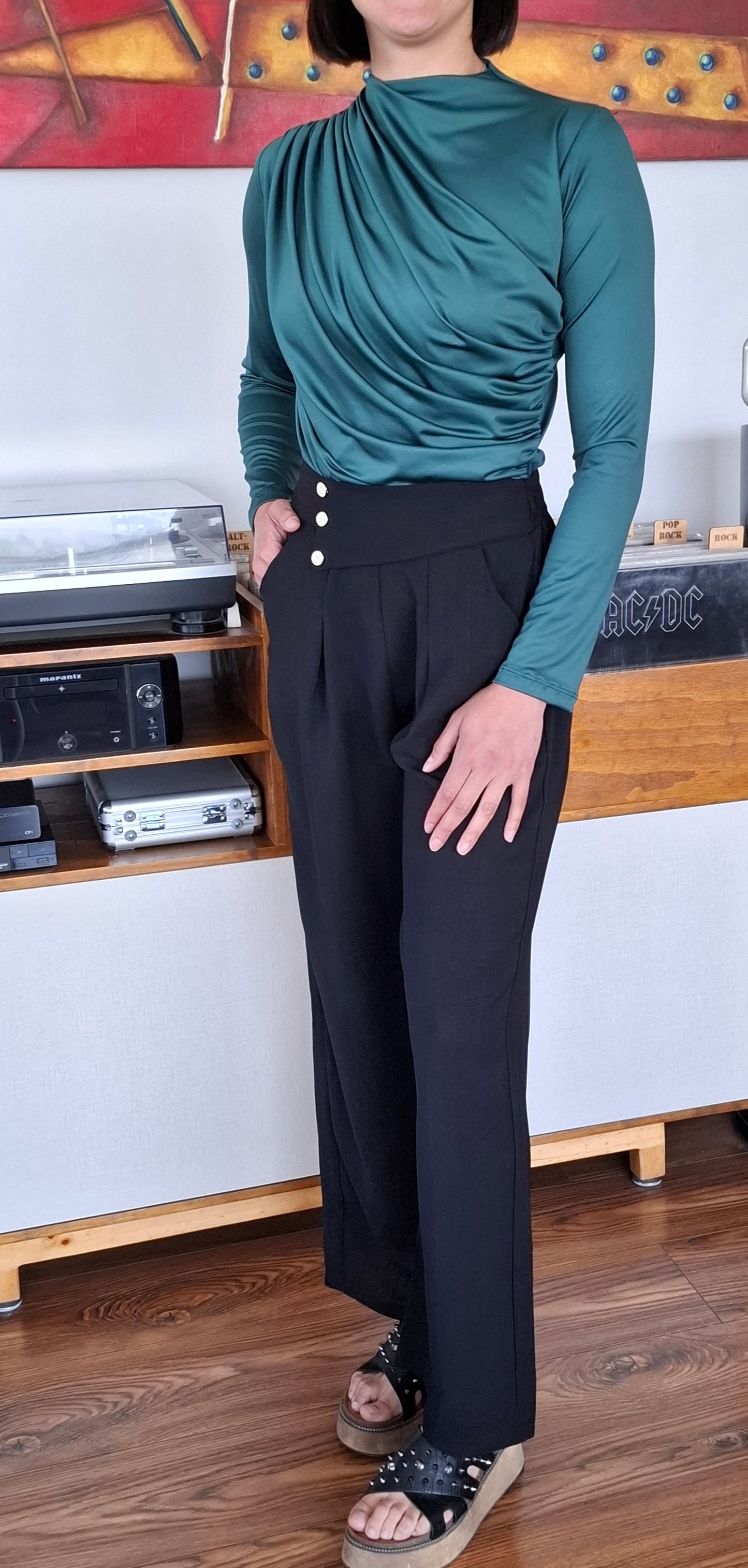 POLERA BASIC CLASIC VERDE BOTELLA