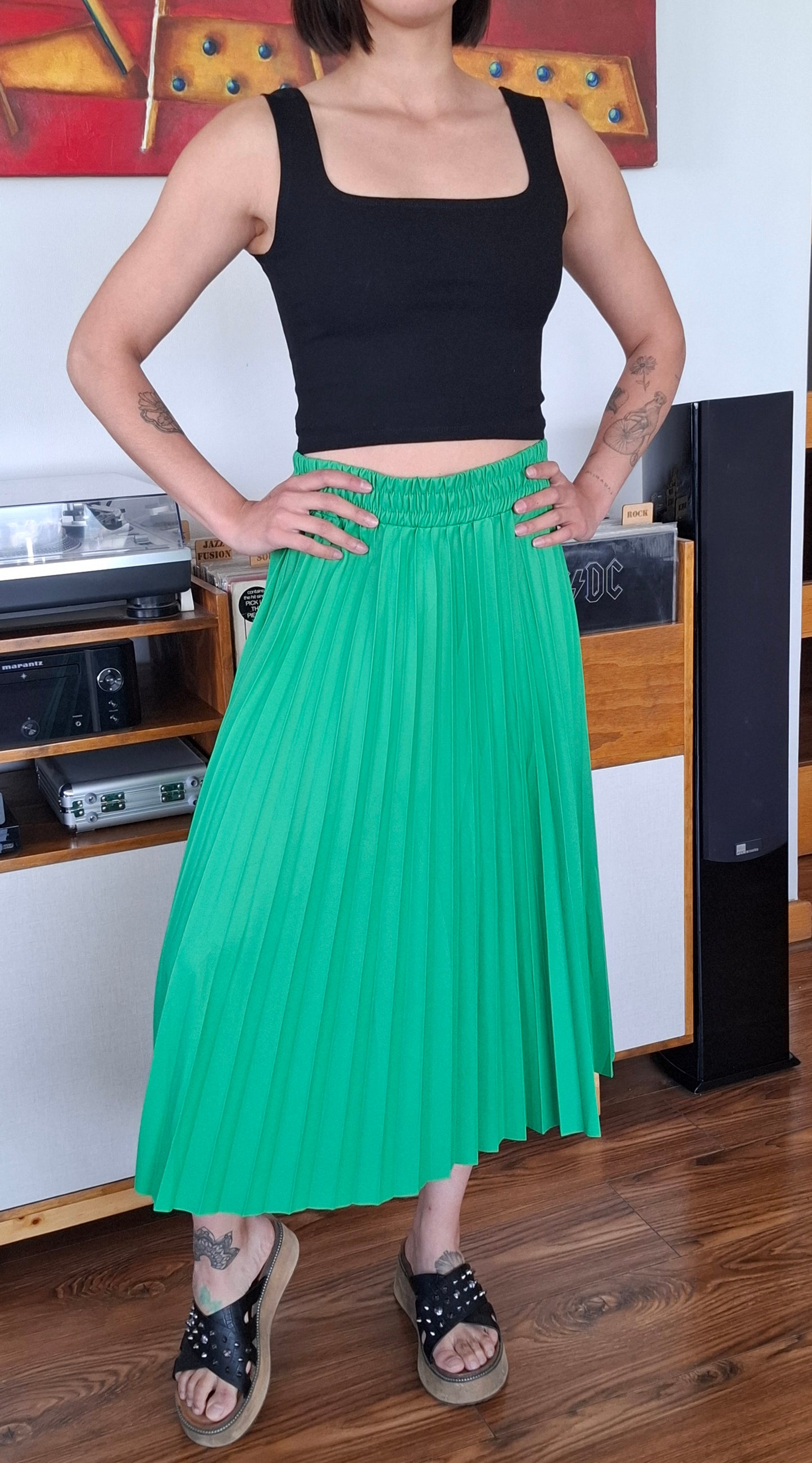 FALDA PLISADA ECOCUERO