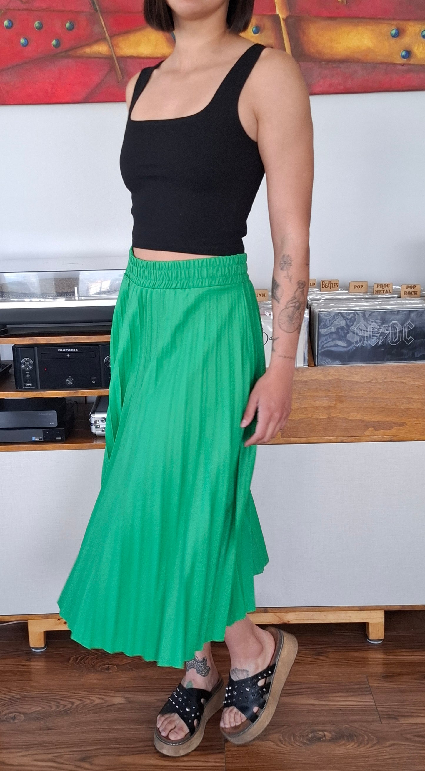 FALDA PLISADA ECOCUERO