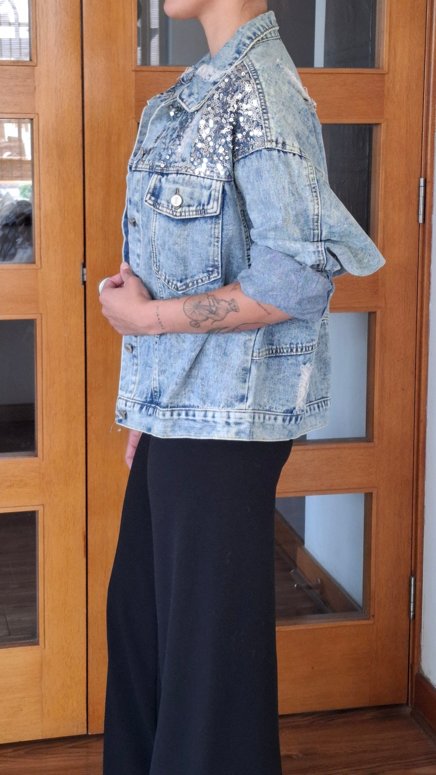 CHAQUETA DE  JEANS CON LENTEJUELAS