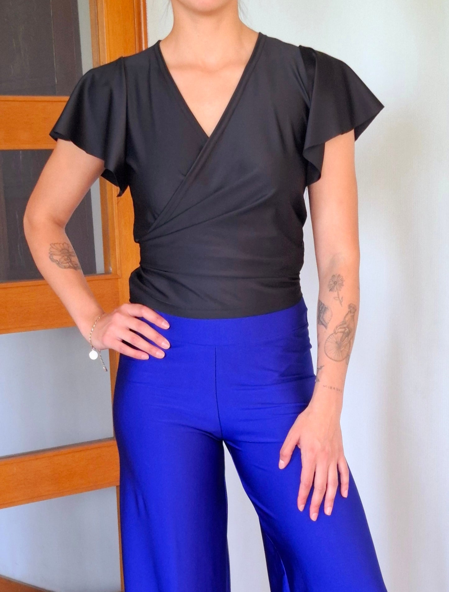 POLERA RUK NEGRA ENVOLVENTE