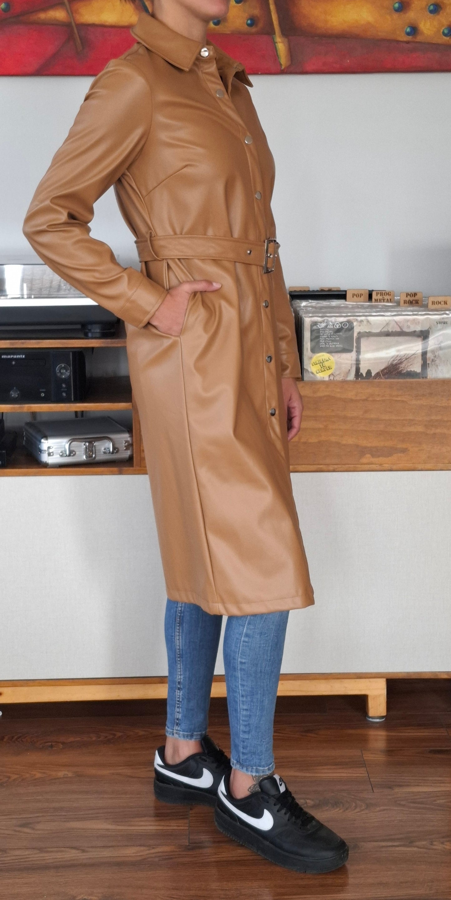 TRENCH ECOCUERO OPACO BEIGE