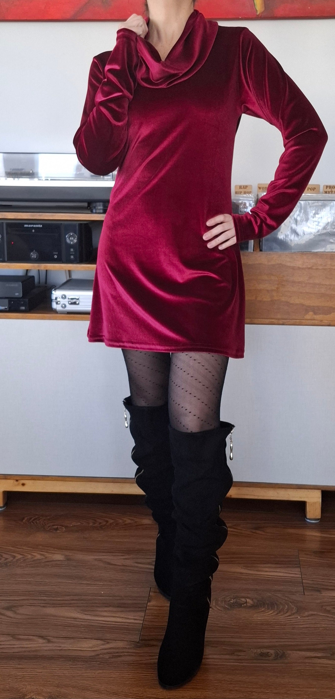 VESTIDO TERCIOPELO BURDEO CUELLO TORTUGA