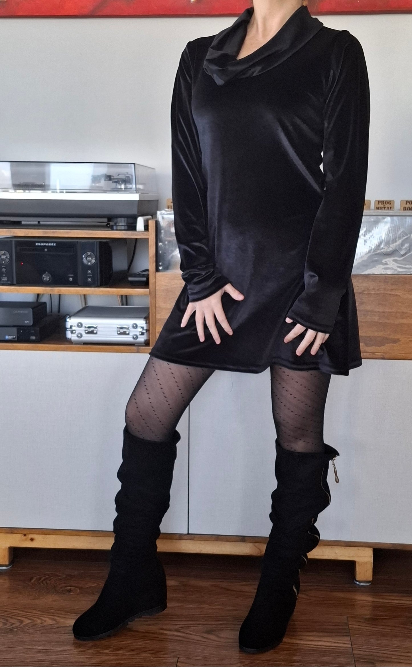 VESTIDO TERCIOPELO NEGRO CUELLO TORTUGA