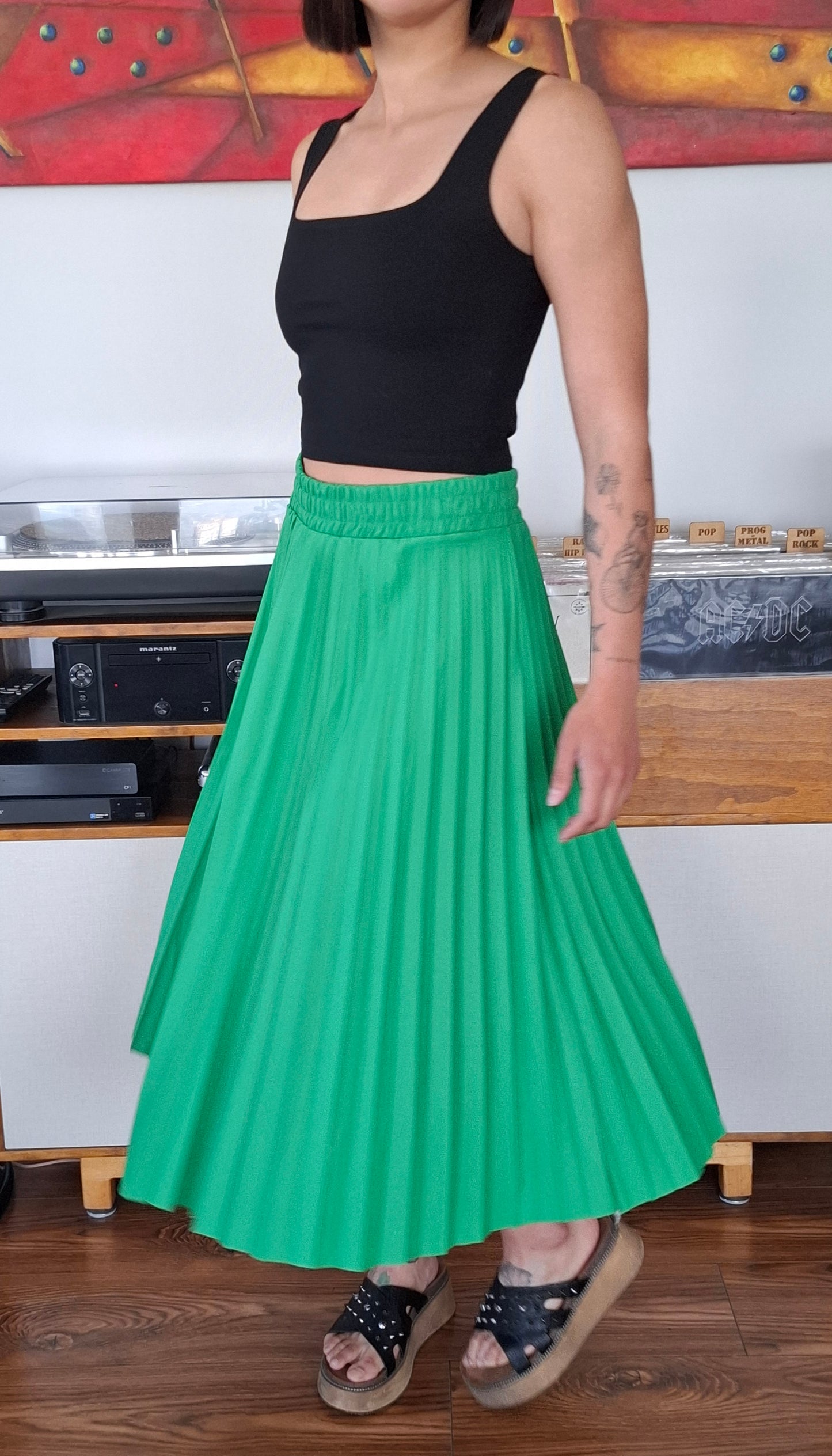 FALDA PLISADA ECOCUERO