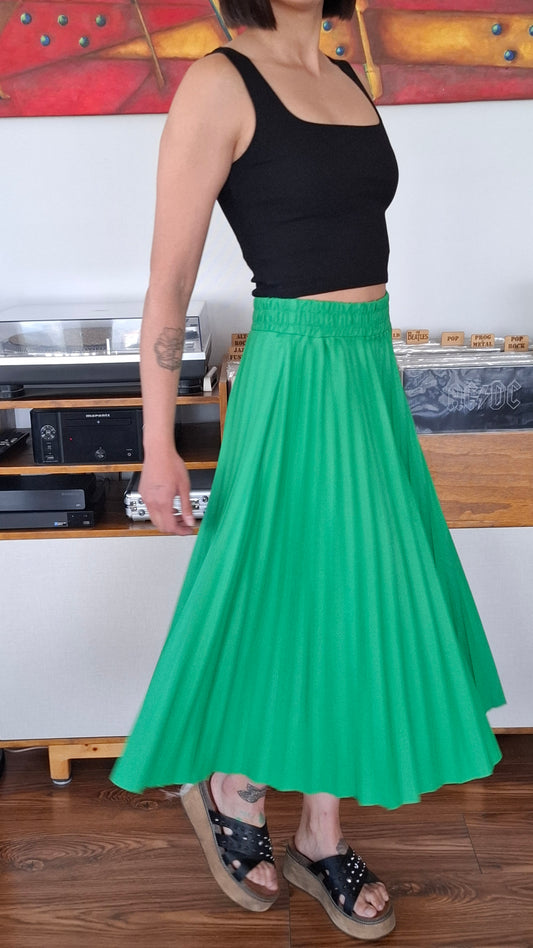 FALDA PLISADA ECOCUERO